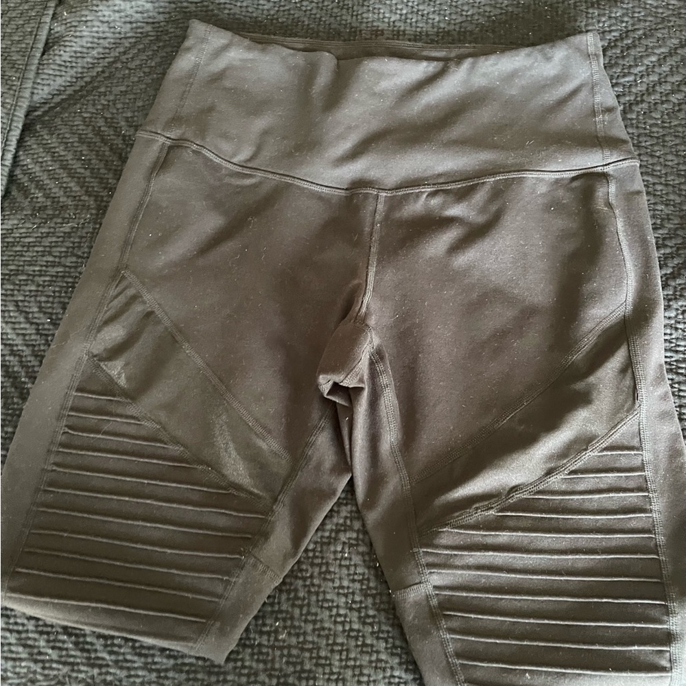 Zella legging with moto details. EUC